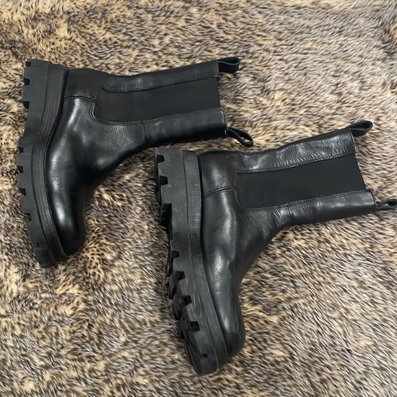 Steve Madden Black Explorer Chelsea Boot 7.5 - Picture 2 of 8